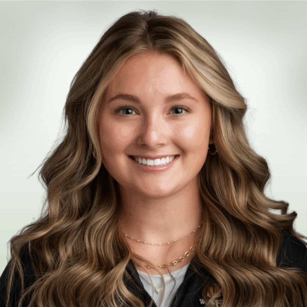 CASSIDY VANDEN HEUVEL Headshot
