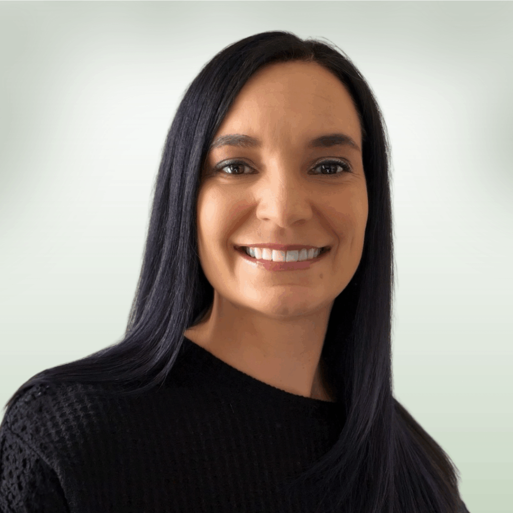EMMY SIPPEL Headshot