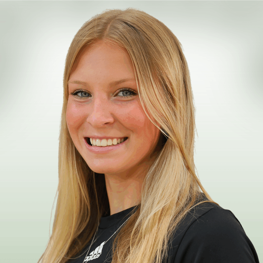 HAILIE PETERS Headshot