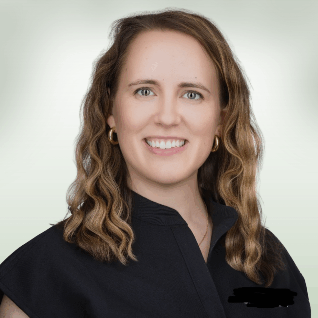 HEIDI NEUHAUSER Headshot
