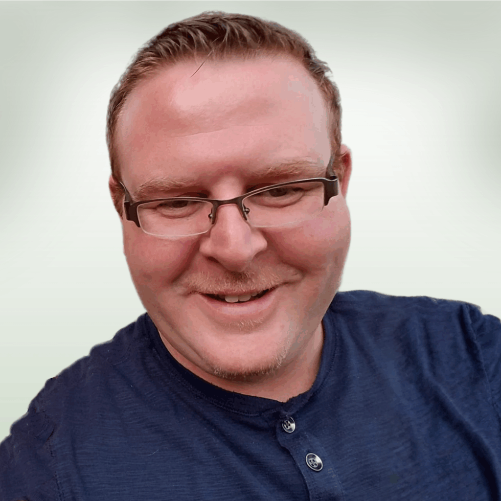 LEE COENEN Headshot