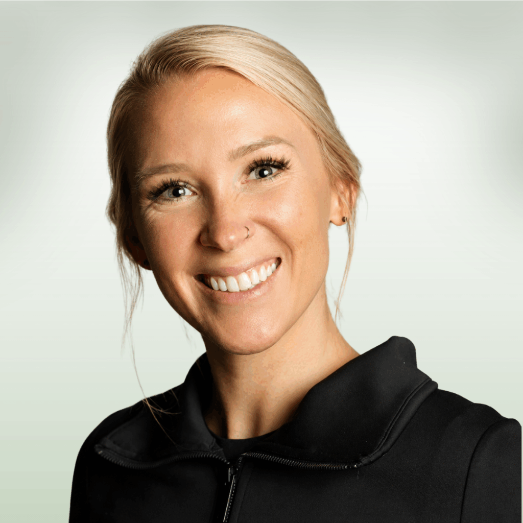 MACKENZIE VAN ASTEN Headshot