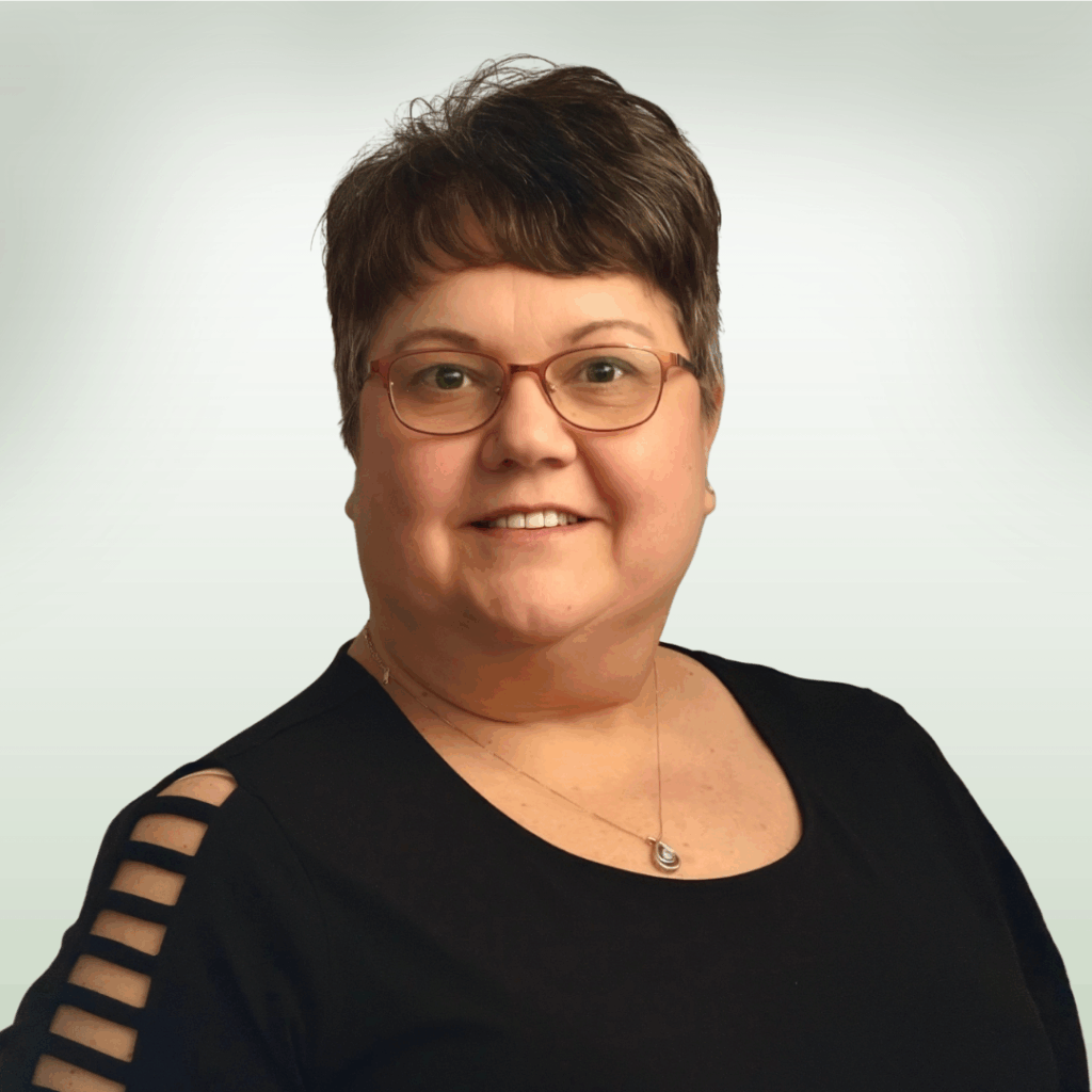 MAE LOU MCCOURT Headshot