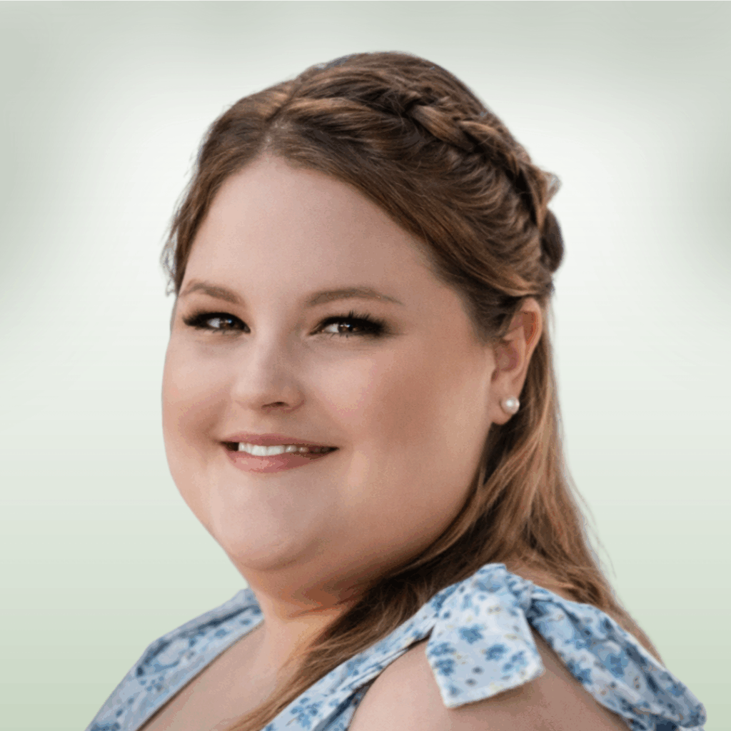 SYDNEY FRIESS Headshot