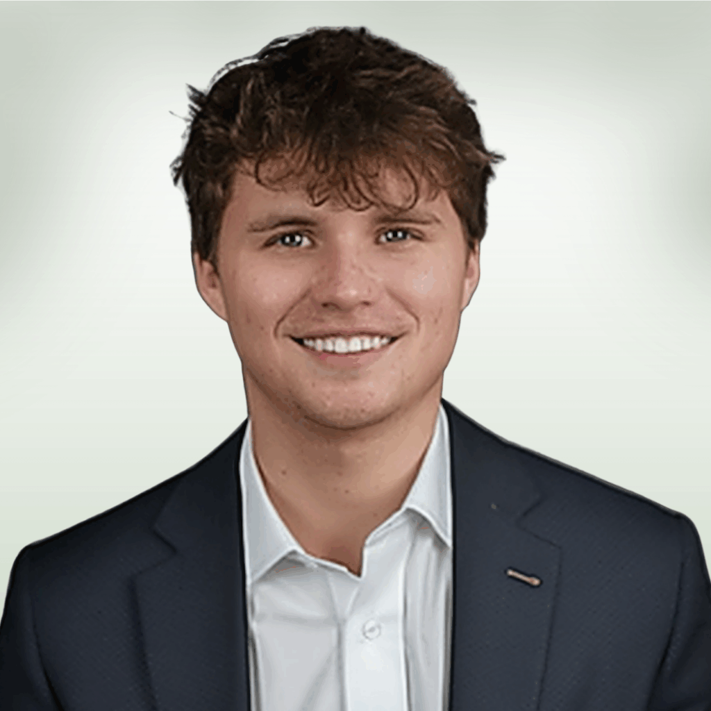 TOMEK SENDER Headshot