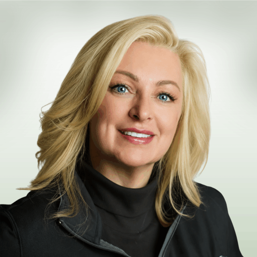 TRACI AUGUSTINE Headshot