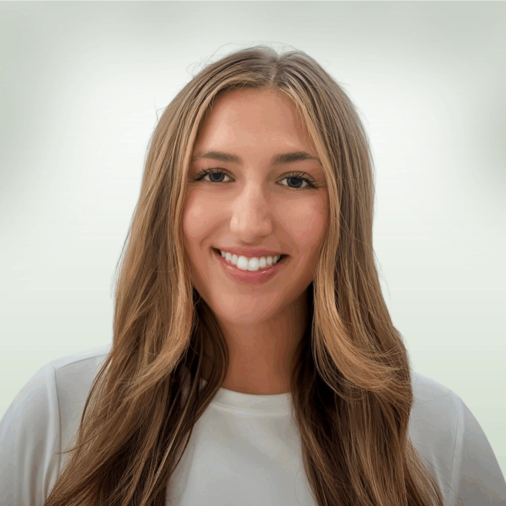 MAKENZIE TROSCLAIR Headshot